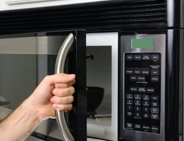 Πώς επιδρά ο φούρνος μικροκυμάτων στη θρεπτική αξία των τροφίμων;